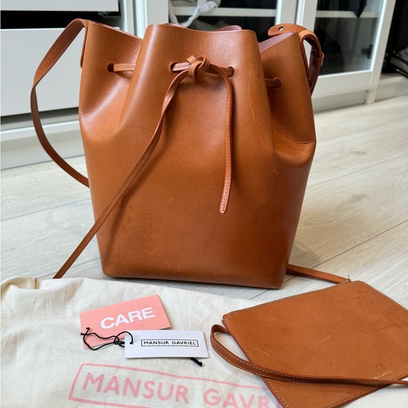 Mansur Gavriel Bucket Bag in color Camello/Rose - Picture 1 of 15